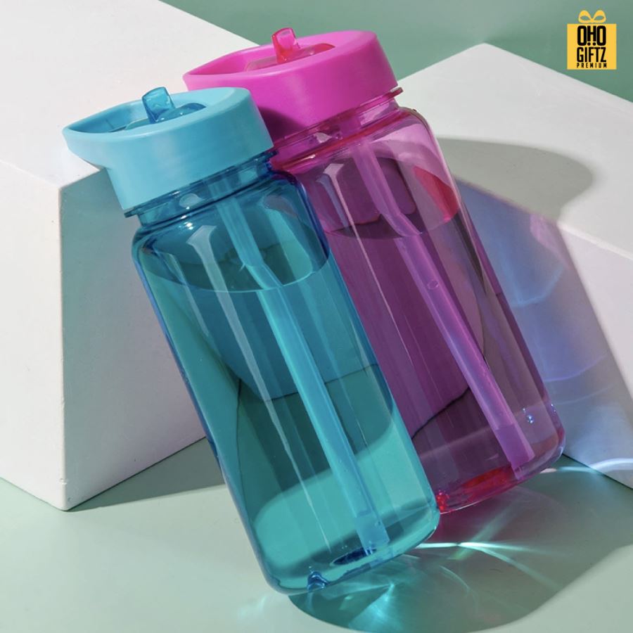 ขวดน้ำพลาสติกพร้อมหลอด สกรีนโลโก้ ทำเป็นของพรีเมี่ยมได้