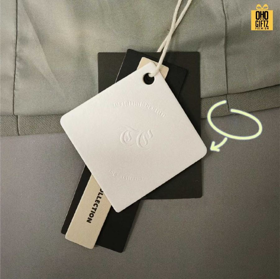 แผ่นน้ำหอมปรับอากาศในรถยนต์ รับผลิตสกรีนโลโก้ ทำเป็นของพรีเมี่ยมได้