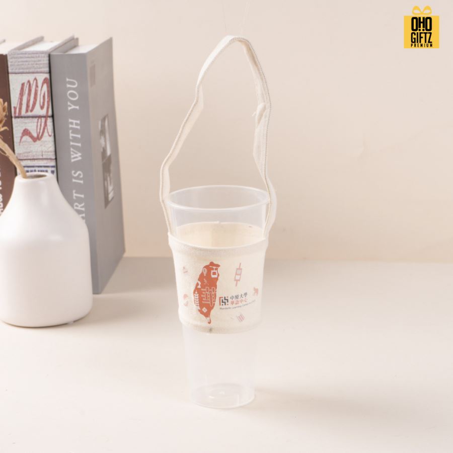 ปลอกผ้าหุ้มถ้วย มีสายถือ พิมพ์ไม่จำกัดสี สกรีนโลโก้ ทำเป็นของพรีเมี่ยม ของชำร่วย ของที่ระลึก