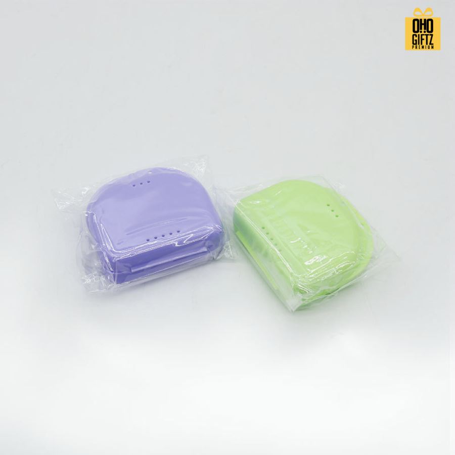 กล่องใส่รีเทนเนอร์สีสดใส สกรีนโลโก้ ทำเป็นของพรีเมี่ยมได้