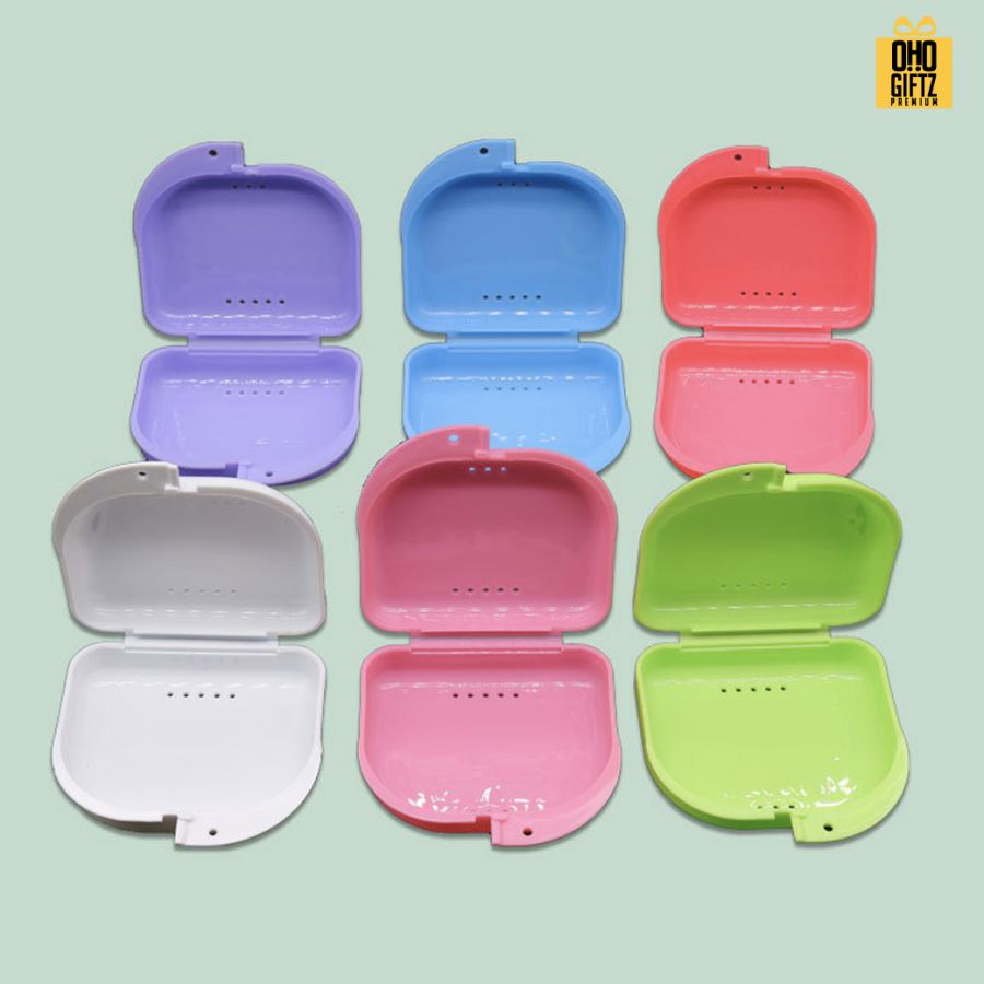 กล่องใส่รีเทนเนอร์สีสดใส สกรีนโลโก้ ทำเป็นของพรีเมี่ยมได้