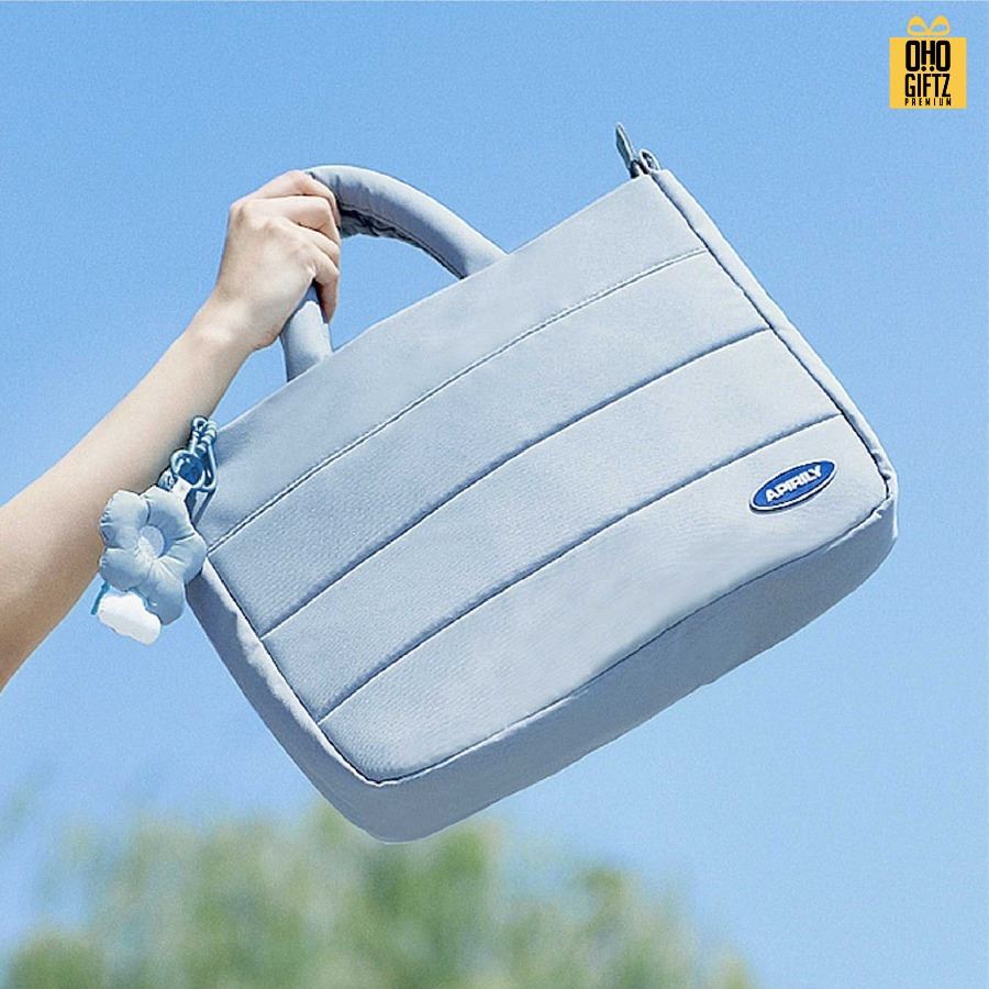 กระเป๋าโน๊ตบุ๊กพร้อม พวงกุญแจ ดอกไม้ สกรีนโลโก้ ทำเป็นของพรีเมี่ยม ของที่ระลึก