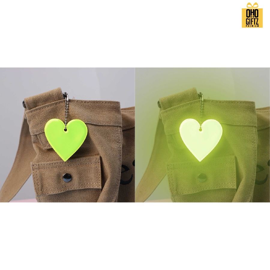 พวงกุญแจสะท้อนแสงทรงหัวใจ PVC สกรีนโลโก้ ทำเป็นของพรีเมี่ยม ของชำร่วยได้