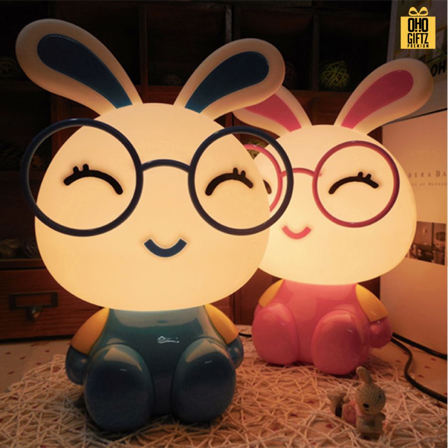 โคมไฟตั้งโต๊ะกระต่ายยิ้ม สกรีนโลโก้ ทำเป็นของพรีเมี่ยม ของที่ระลึกได้