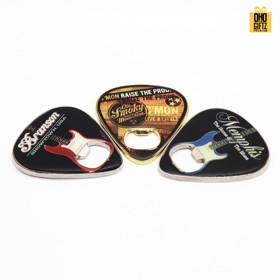 ที่เปิดขวดปิ๊กกีตาร์ แม่เหล็กติดตู้เย็น ไม่จำกัดสี สกรีนโลโก้  ทำเป็นของพรีเมี่ยมได้