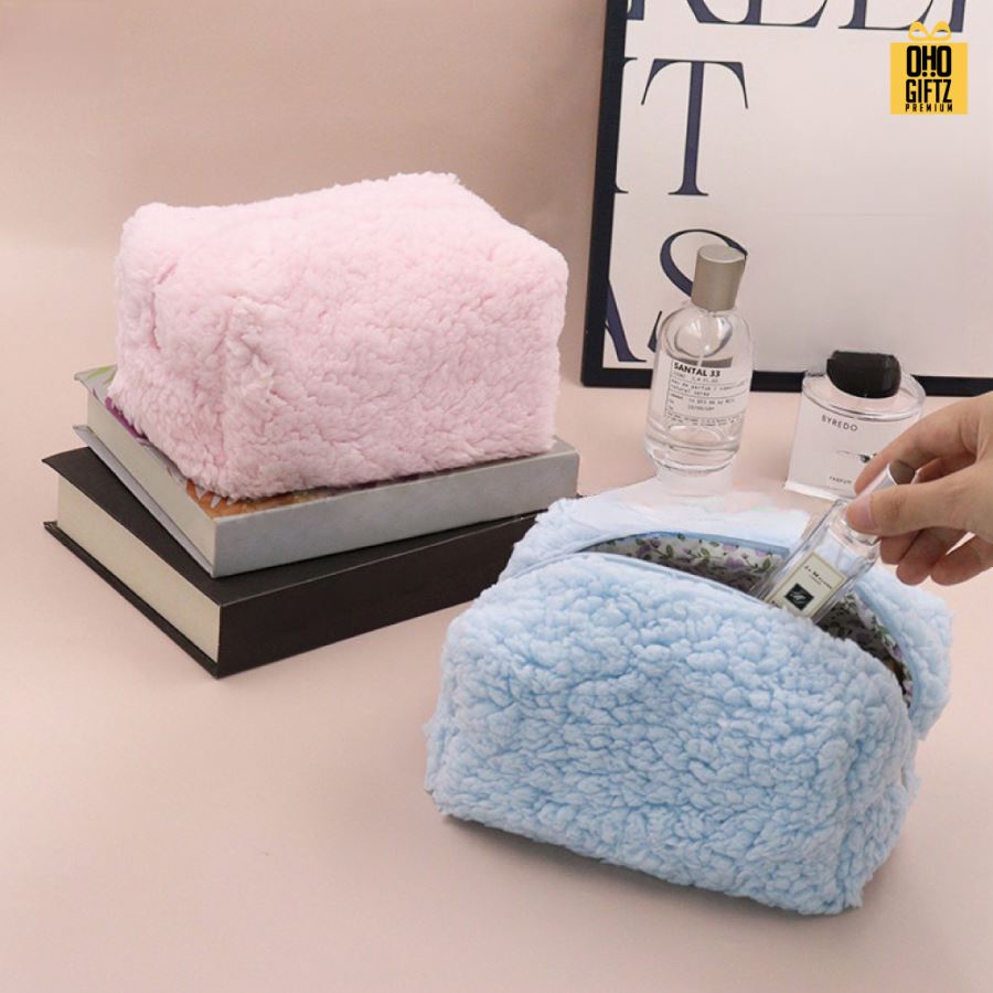  กระเป๋าเครื่องสำอางขนปุย ผลิตโลโก้ ติดลาเบล ทำเป็นของพรีเมี่ยม