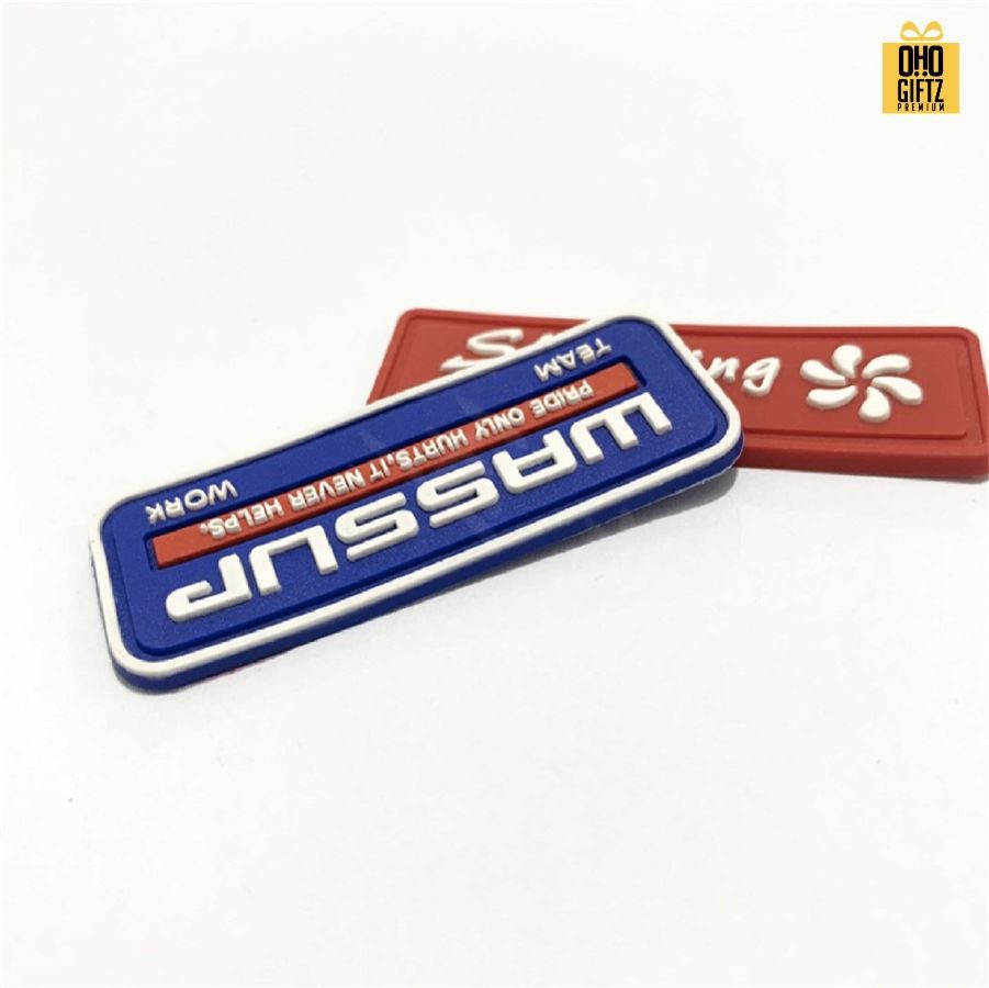 รับผลิตป้ายแท็กยางติดเสื้อ กระเป๋า สกรีนโลโก้ ทำเป็นของพรีเมี่ยม ของชำร่วยได้