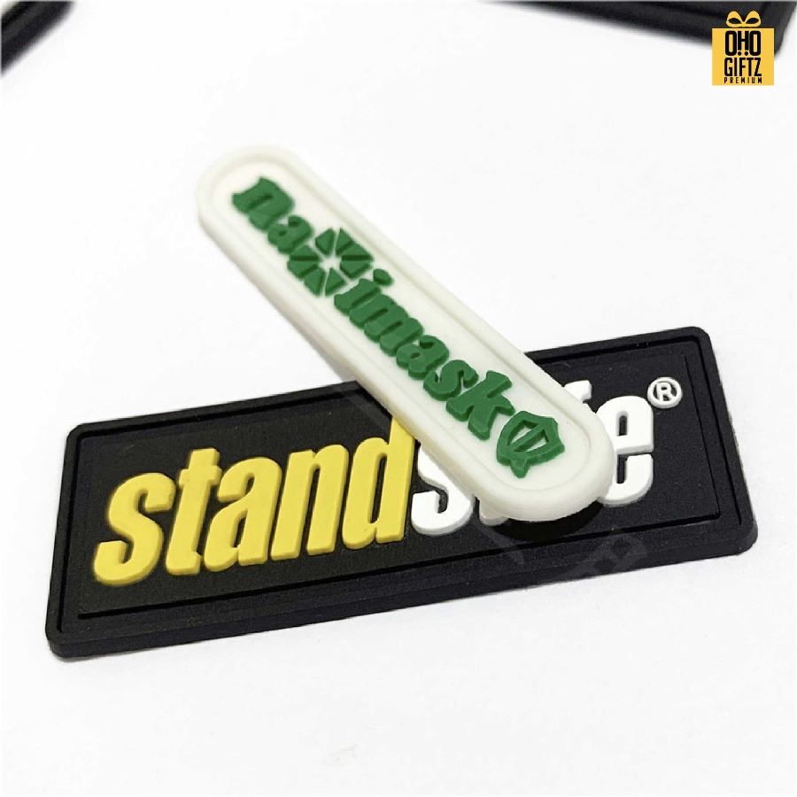 รับผลิตป้ายแท็กยางติดเสื้อ กระเป๋า สกรีนโลโก้ ทำเป็นของพรีเมี่ยม ของชำร่วยได้