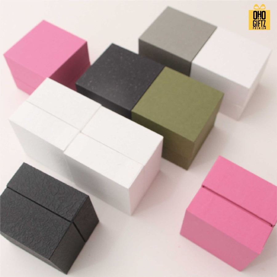 กล่องของขวัญใส่เครื่องประดับ สกรีนชื่อ สกรีนโลโก้ ทำเป็นของพรีเมี่ยมได้