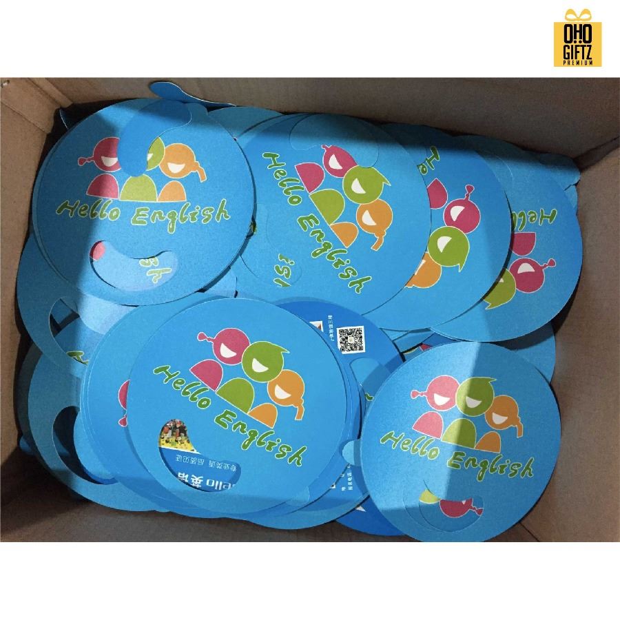 พัดพลาสติก PP มีที่จับในตัว สกรีนไม่จำกัดสี ทำเป็นสินค้าพรีเมี่ยม ของชำร่วย ของที่ระลึกได้