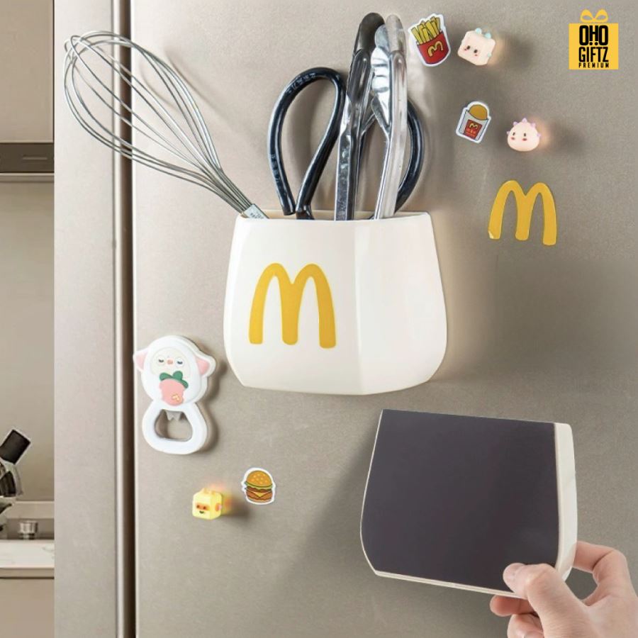 ชุดตัวหนีบถุงขนมเฟรนซ์ฟรายซ์ พร้อมกล่องใส่ เป็นแม่เหล็กติดตู้เย็นได้  สกรีนโลโก้ ทำเป็นของพรีเมี่ยมได้