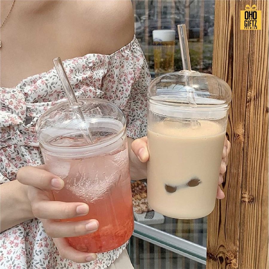 แก้วน้ำทรงมน พร้อมหลอด สกรีนชื่อ สกรีนโลโก้ ทำเป็นของพรีเมี่ยมได้