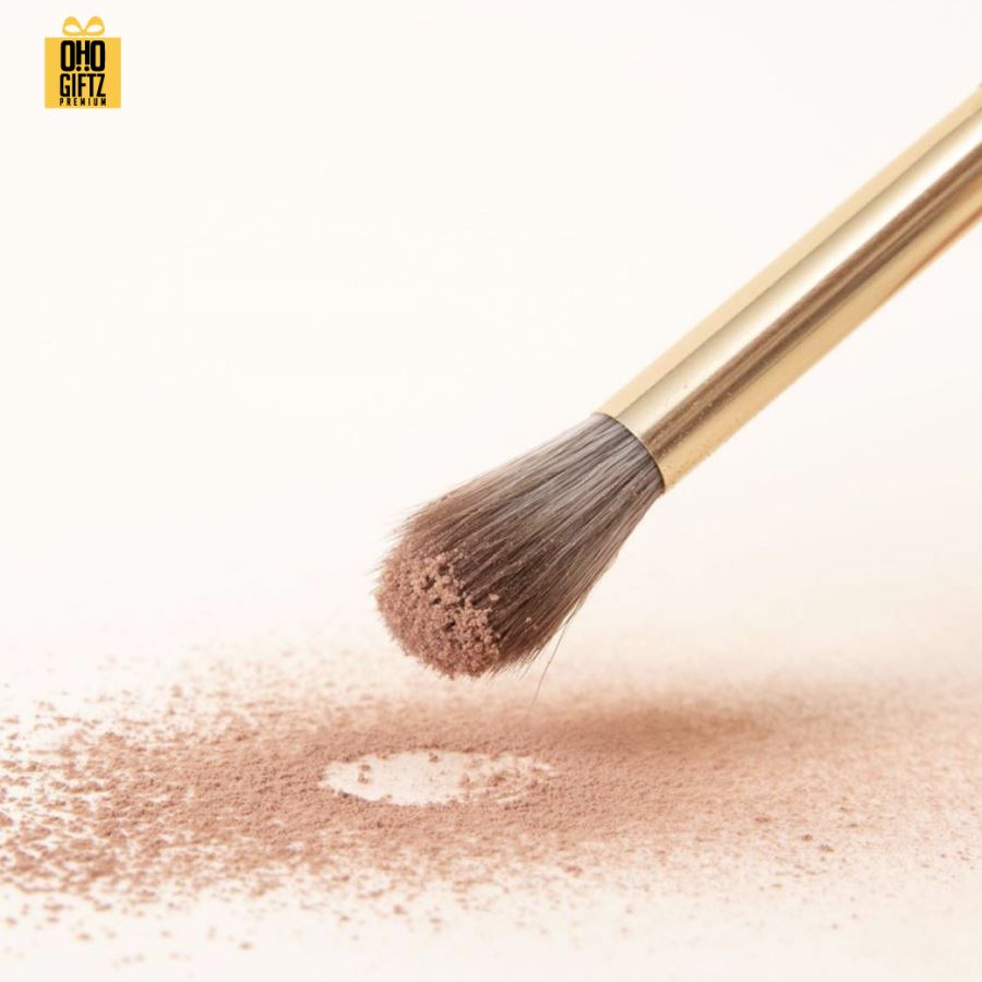 ชุดแปรงแต่งหน้า 8 ชิ้น พร้อมกระเป๋าหนัง PU สกรีนโลโก้ สกรีนชื่อร้าน ทำเป็นของพรีเมี่ยมได้