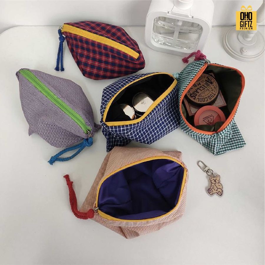 กระเป๋าผ้าใส่เครื่องสำอางลายสก็อต สกรีนโลโก้ ทำเป็นของพรีเมี่ยมได้