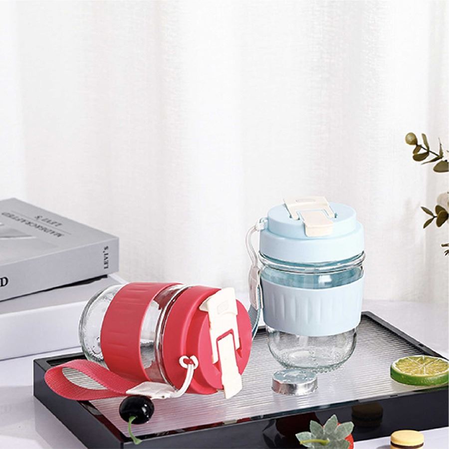 แก้วน้ำพกพามีเชือกคล้องมือ สกรีนโลโก้ ทำเป็นของพรีเมี่ยมได้