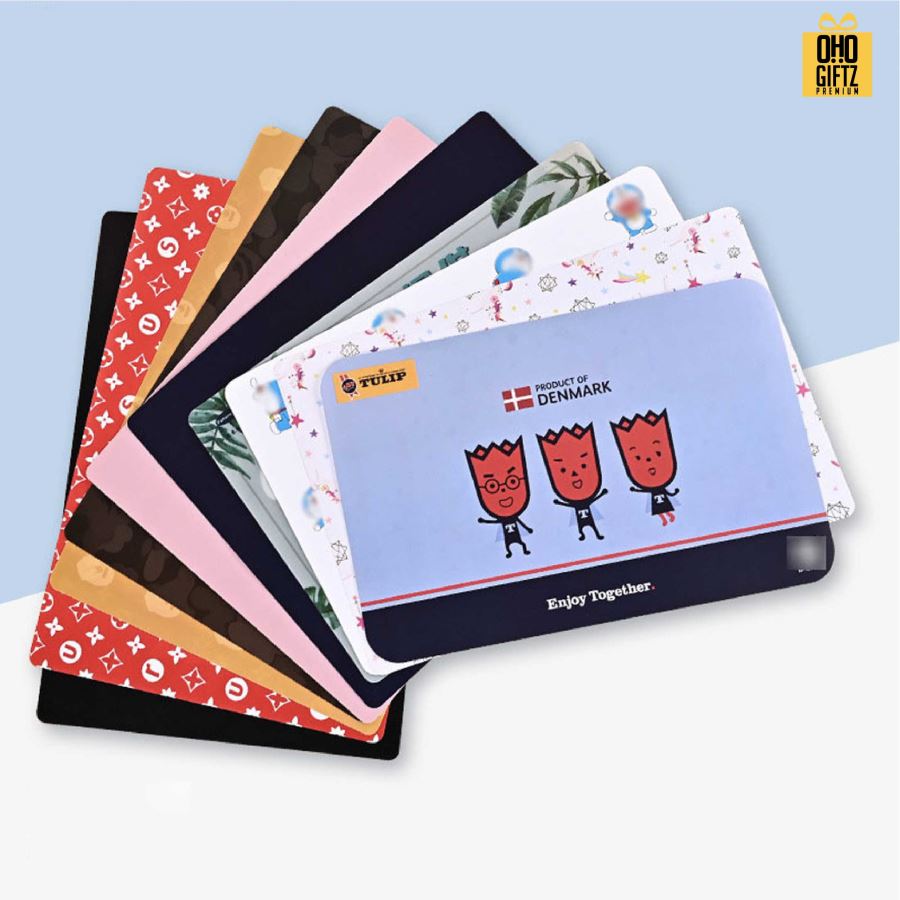 แผ่นรองจานอาหารพลาสติก PP พิมพ์ลายไม่จำกัดสี สกรีนชื่อ ทำเป็นของพรีเมี่ยมได้