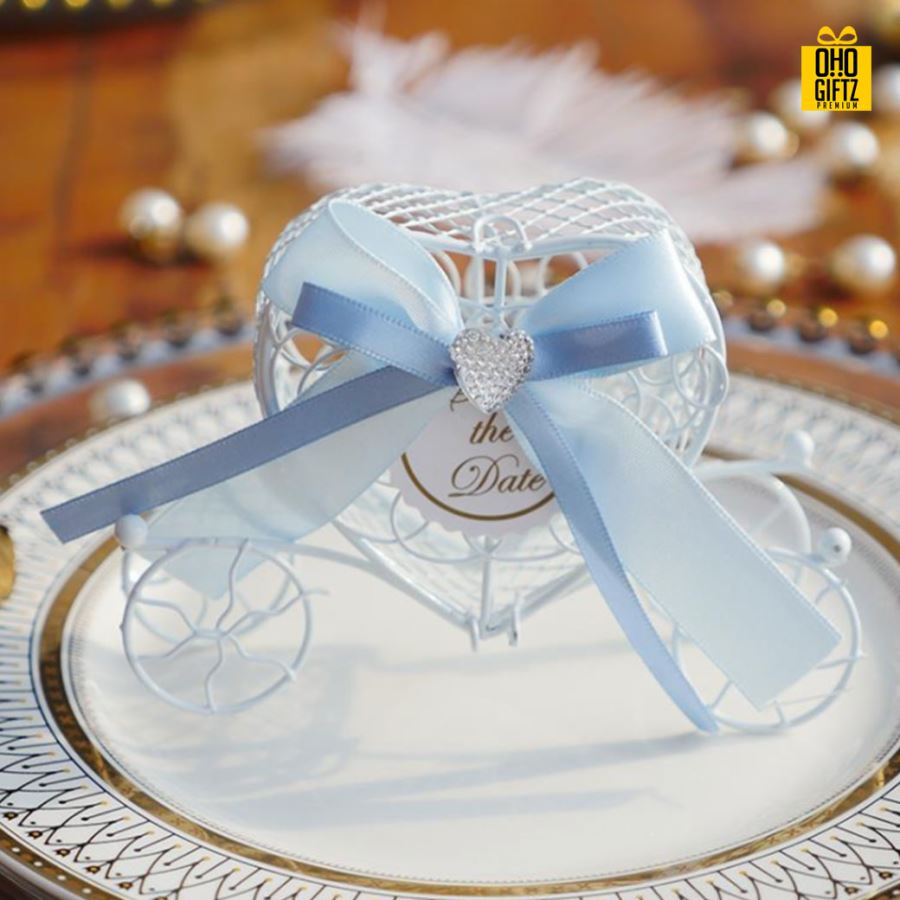 กล่องใส่ขนมทรงหัวใจ พิมพ์สติกเกอร์ชื่อฟรี ทำเป็นของพรีเมี่ยม ของชำร่วยงานเเต่งงานได้