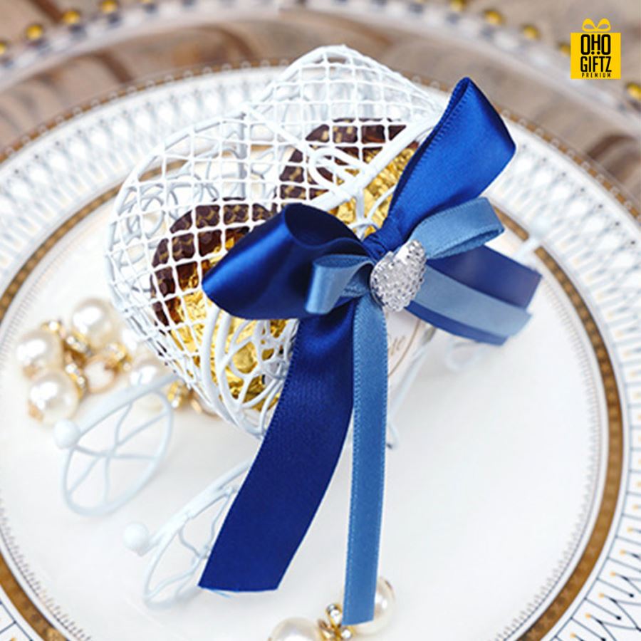 กล่องใส่ขนมทรงหัวใจ พิมพ์สติกเกอร์ชื่อฟรี ทำเป็นของพรีเมี่ยม ของชำร่วยงานเเต่งงานได้