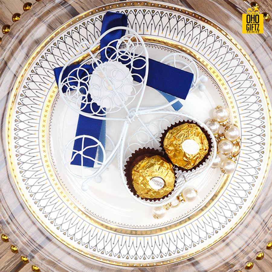 กล่องใส่ขนมทรงหัวใจ พิมพ์สติกเกอร์ชื่อฟรี ทำเป็นของพรีเมี่ยม ของชำร่วยงานเเต่งงานได้