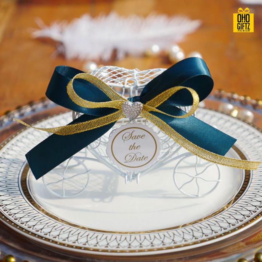 กล่องใส่ขนมทรงหัวใจ พิมพ์สติกเกอร์ชื่อฟรี ทำเป็นของพรีเมี่ยม ของชำร่วยงานเเต่งงานได้