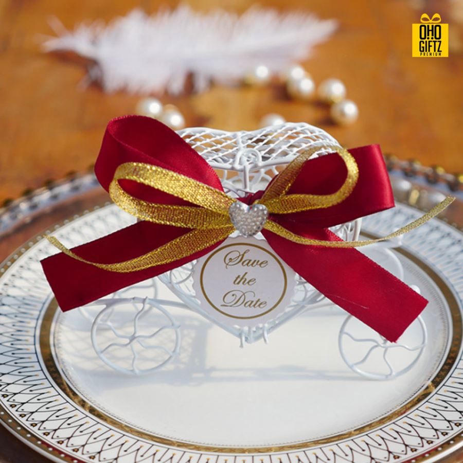 กล่องใส่ขนมทรงหัวใจ พิมพ์สติกเกอร์ชื่อฟรี ทำเป็นของพรีเมี่ยม ของชำร่วยงานเเต่งงานได้