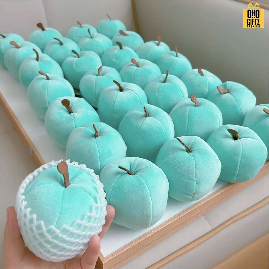 ตุ๊กตาลูกแอ๊ปเปิ้ล สกรีนโลโก้ ทำเป็นของพรีเมี่ยมได้ 