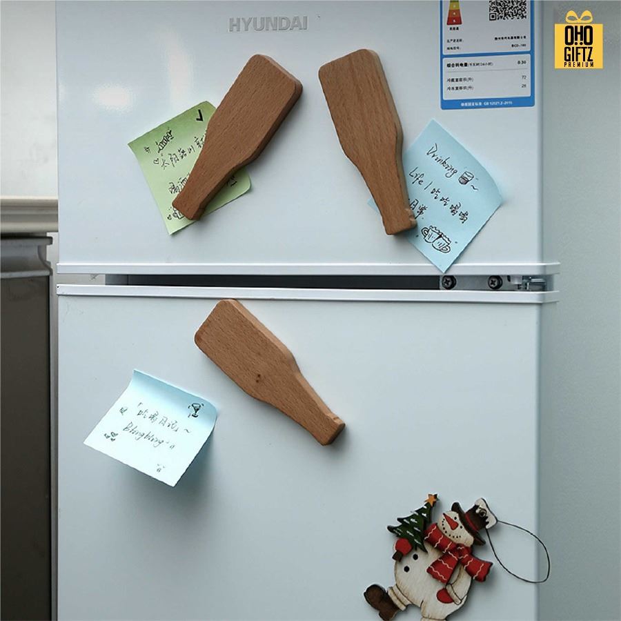 ที่เปิดขวดไม้แม่เหล็กติดตู้เย็นทรงขวด สกรีนโลโก้ ทำเป็นของพรีเมี่ยมได้