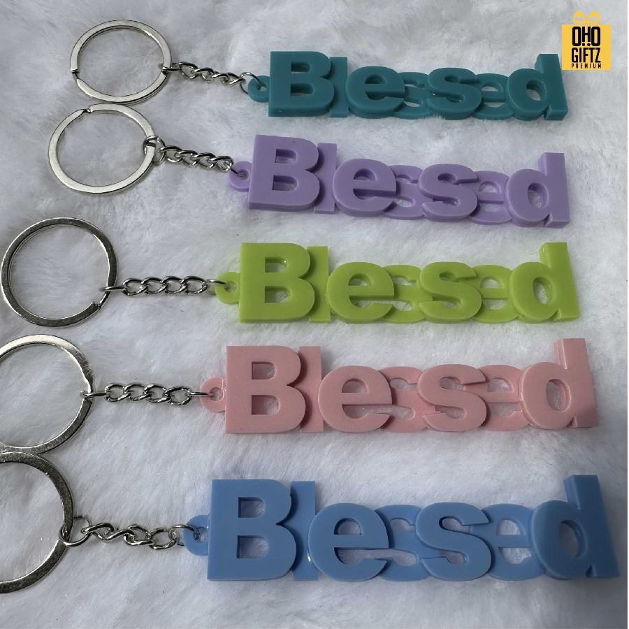 พวงกุญแจอักษรอะคริลิค ข้อความตามต้องการ สกรีนโลโก้ ทำเป็นของพรีเมี่ยม ของชำร่วยได้