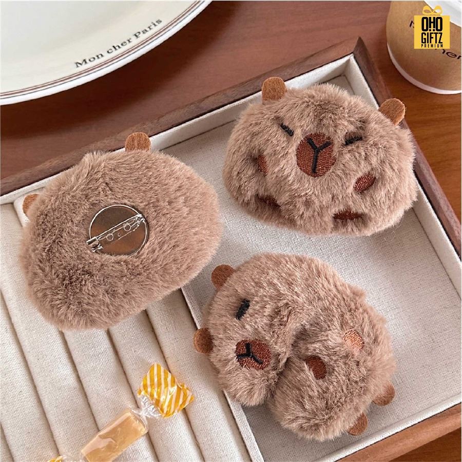 เข็มกลัดตุ๊กตาคาปิบาร่า พร้อมแพคเกจพิมพ์โลโก้ ทำเป็นของพรีเมี่ยม ของที่ระลึก ของชำร่วย