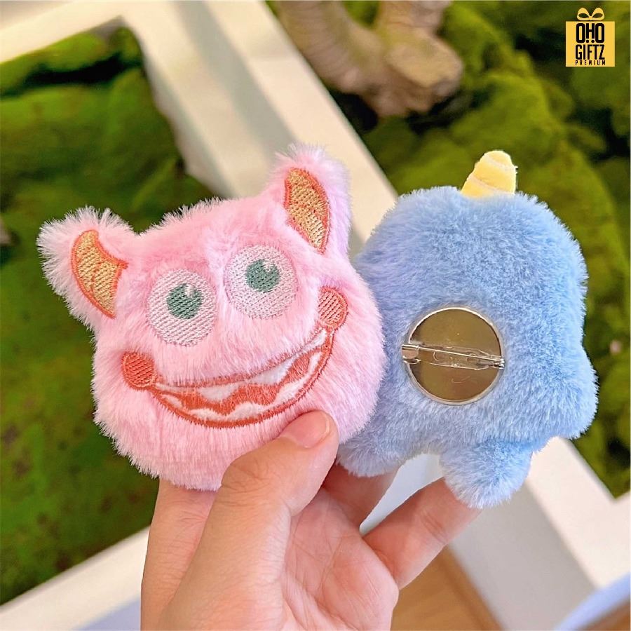 เข็มกลัดตุ๊กตามอนส์เตอร์น่ารัก พร้อมแพคเกจพิมพ์โลโก้ ทำเป็นของพรีเมี่ยม ของที่ระลึก ของชำร่วย