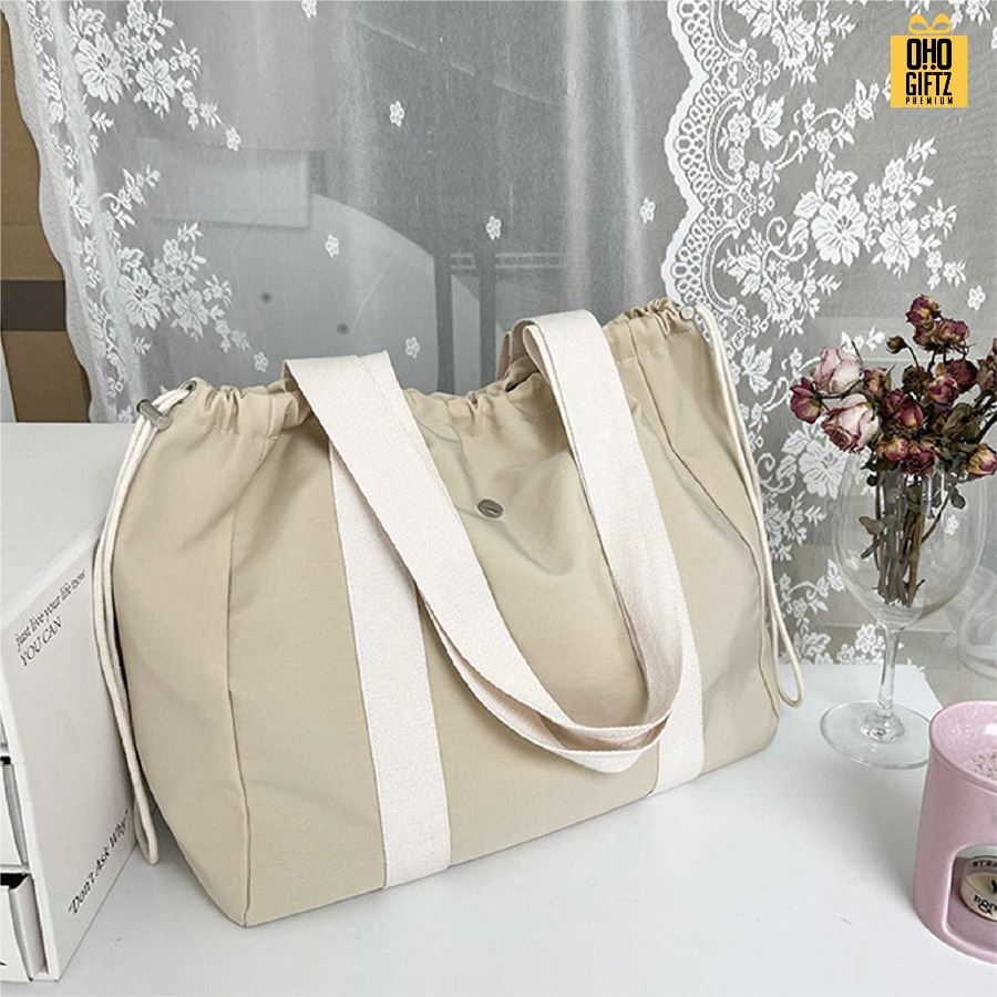 กระเป๋าเป้สะพายหลังมีเชือกรูด สกรีนโลโก้ ทำเป็นของพรีเมี่ยมได้