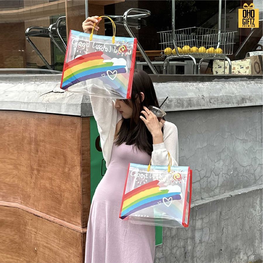 กระเป๋าใส PVC สายรุ้ง สกรีนโลโก้ ทำเป็นของพรีเมี่ยมได้